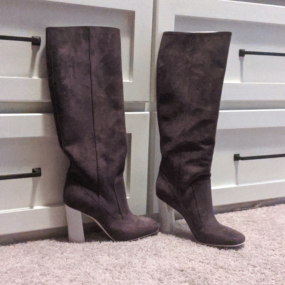 Max Mara Gray Suede Boots sz 39